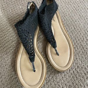 Lucky Brand black lace comfy sandals
